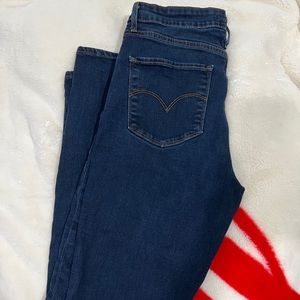 Worn twice Levi’s high rise skinny jeans